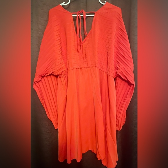 BATWING PLEATED PLUNGE SKATER DRESS - Picture 4 of 6